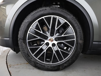 Used Porsche Macan 2025 for sale - 76481265: Photo