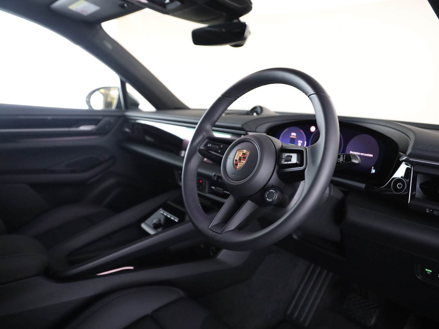 Used Porsche Macan 2025 for sale - 76481265: Photo 8