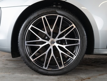 Used Porsche Macan 2022 for sale - 77382214: Photo