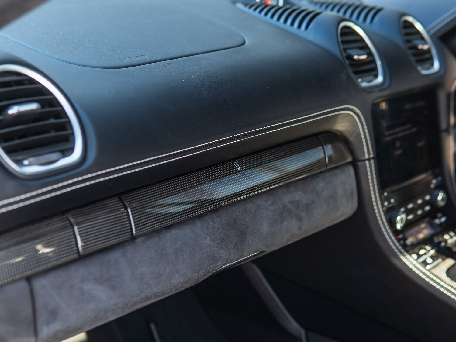 Used Porsche 718 Cayman 2019 for sale - 78153393: Photo 11