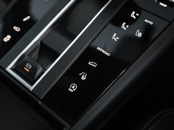 Used Porsche Macan 2023 for sale - 75947093: Photo 14