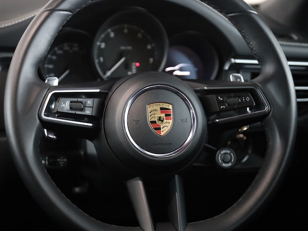 Used Porsche Macan 2023 for sale - 75947093: Photo 24