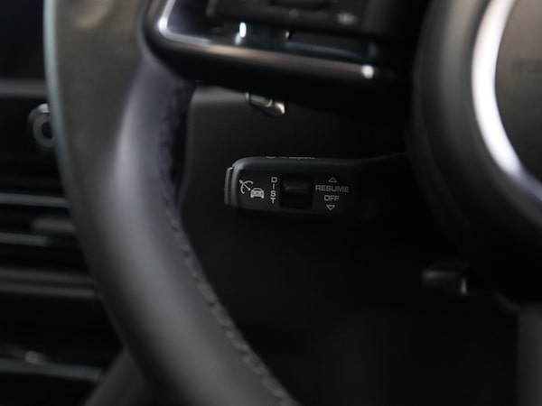 Used Porsche Macan 2023 for sale - 75947093: Photo 25