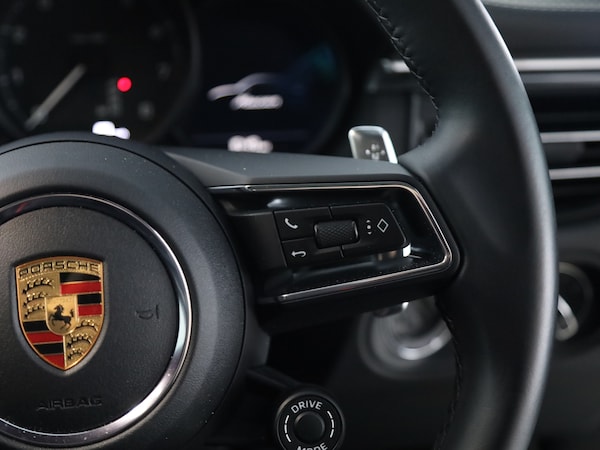 Used Porsche Macan 2023 for sale - 75947093: Photo 31