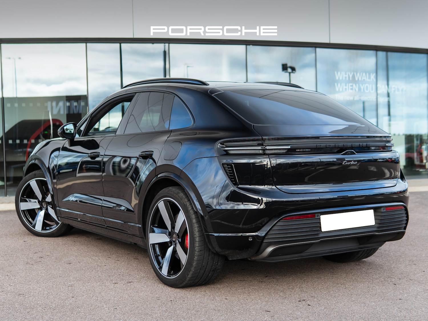Used Porsche Macan 2025 for sale - 77654393: Photo 2