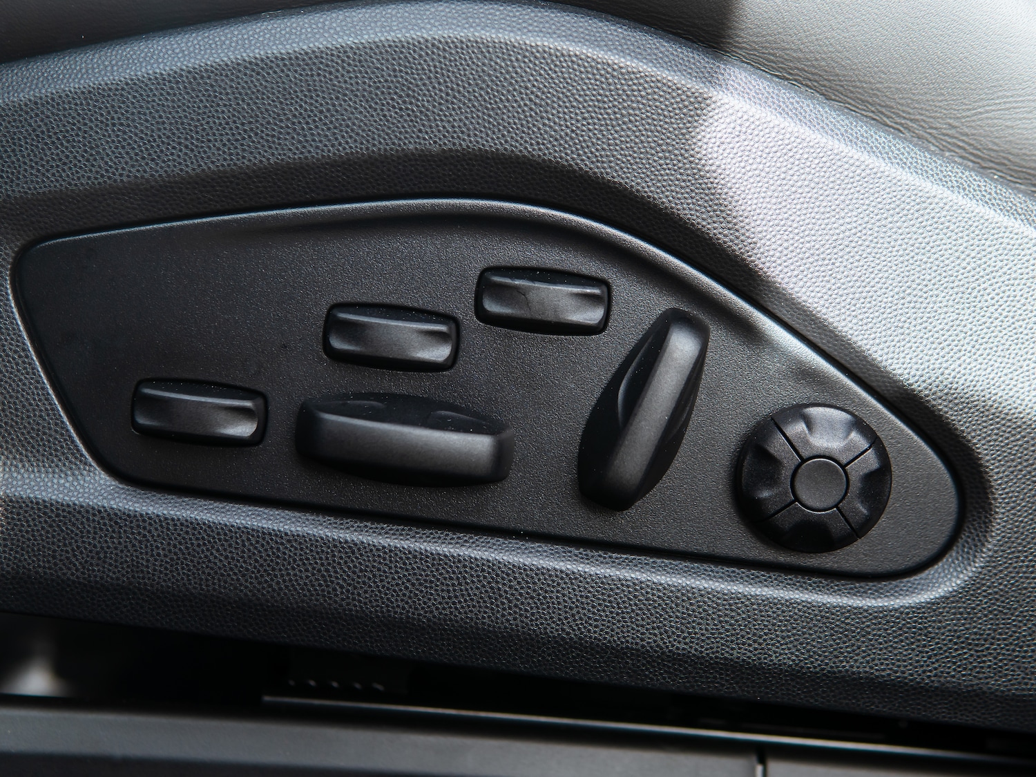 Used Porsche Macan 2025 for sale - 77654393: Photo 24