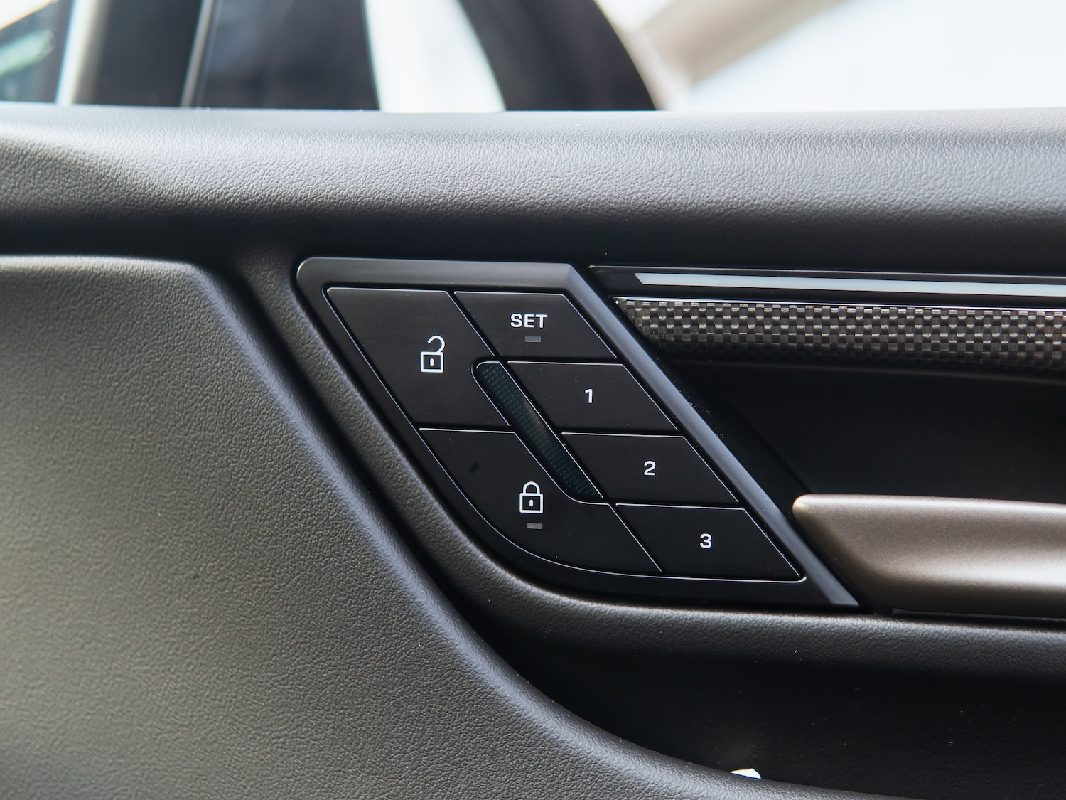 Used Porsche Macan 2025 for sale - 77654393: Photo 27