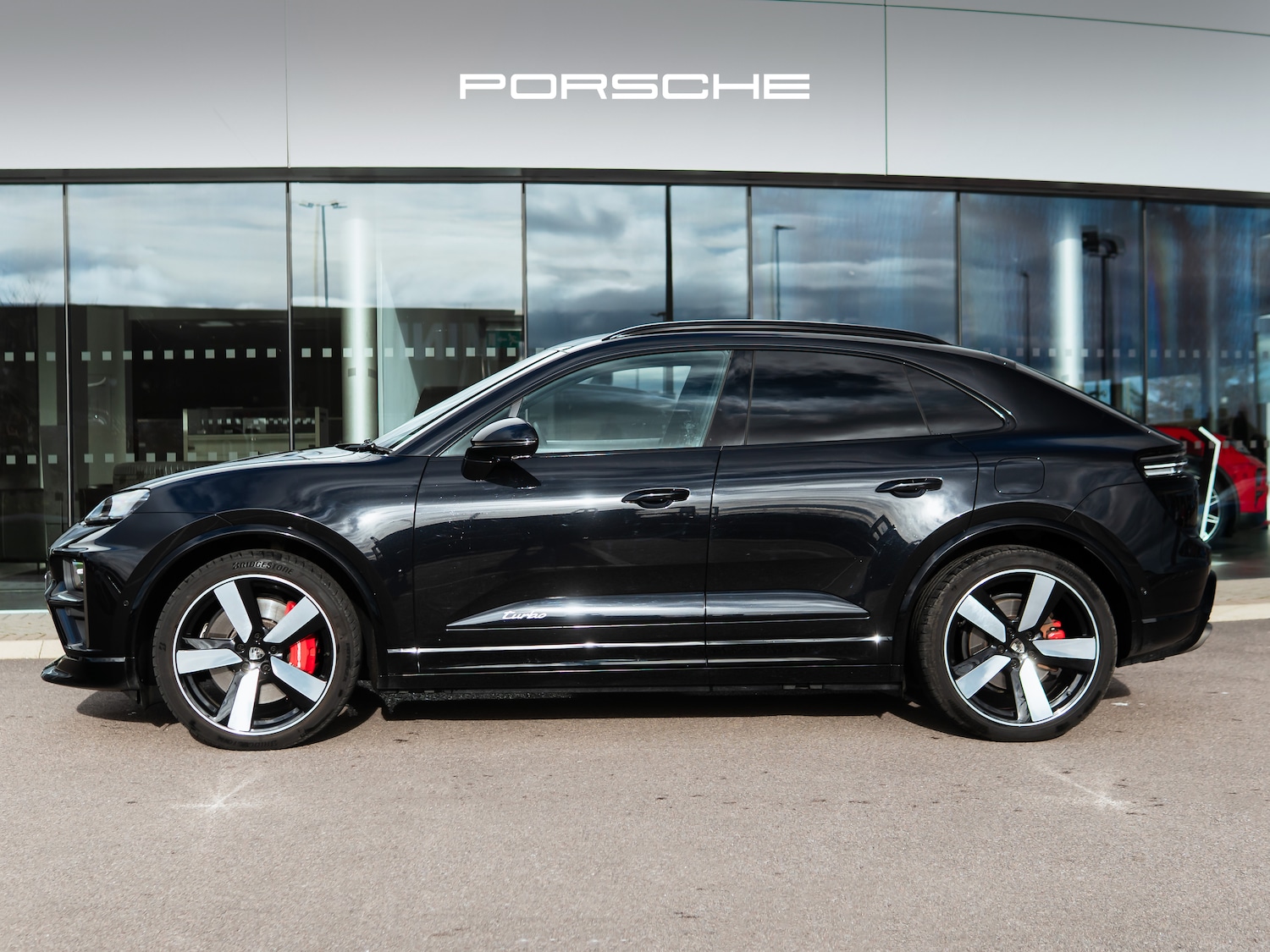 Used Porsche Macan 2025 for sale - 77654393: Photo 4