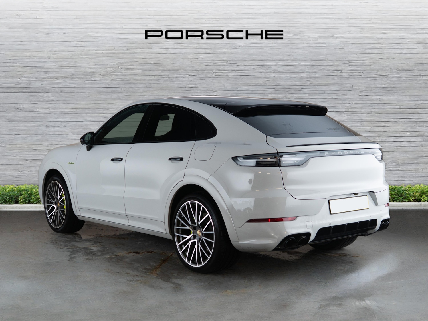 Used Porsche Cayenne 2023 for sale - 77408826: Photo 2