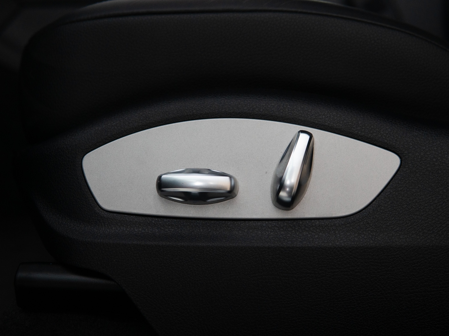 Used Porsche Macan 2023 for sale - 77408832: Photo 31