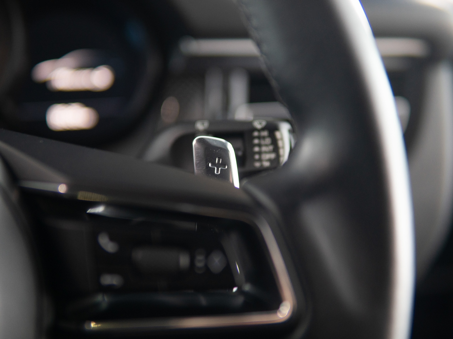 Used Porsche Macan 2023 for sale - 77408832: Photo 39