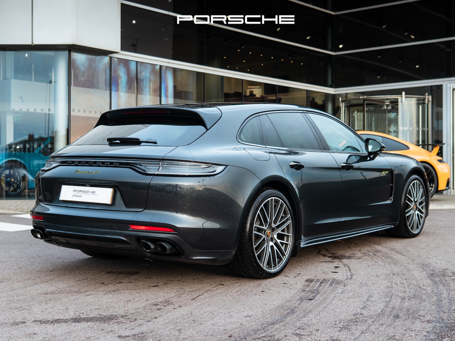 Used Porsche Panamera 2022 for sale - 76546019: Photo 2