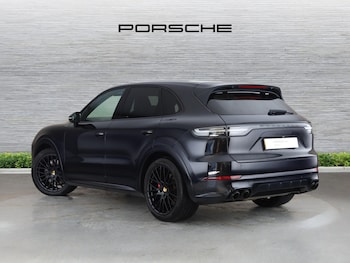 Used Porsche Cayenne 2020 for sale - 75585872: Photo