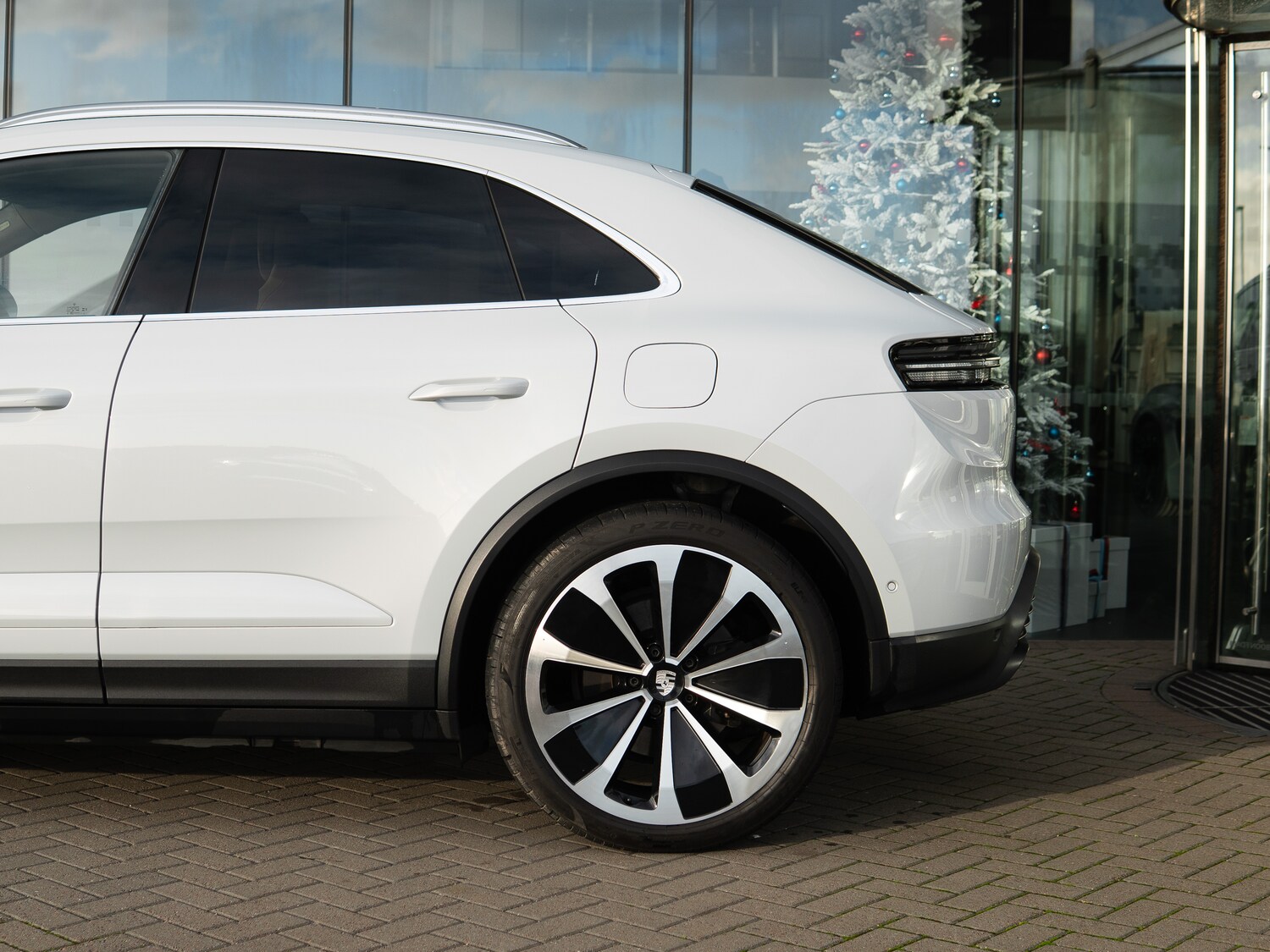 Used Porsche Macan 2024 for sale - 76767912: Photo 16