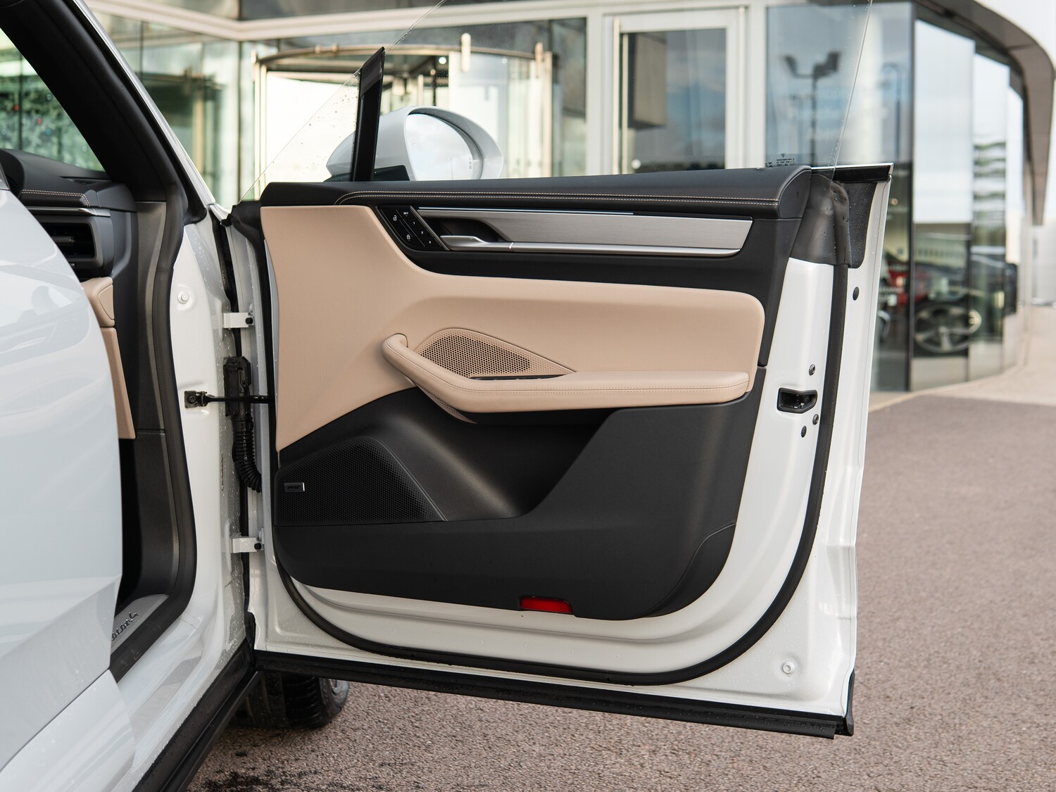 Used Porsche Macan 2024 for sale - 76767912: Photo 17