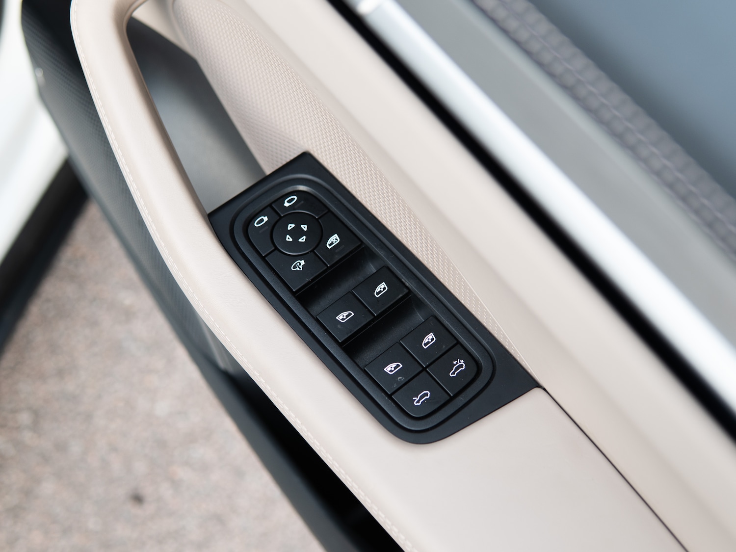 Used Porsche Macan 2024 for sale - 76767912: Photo 30