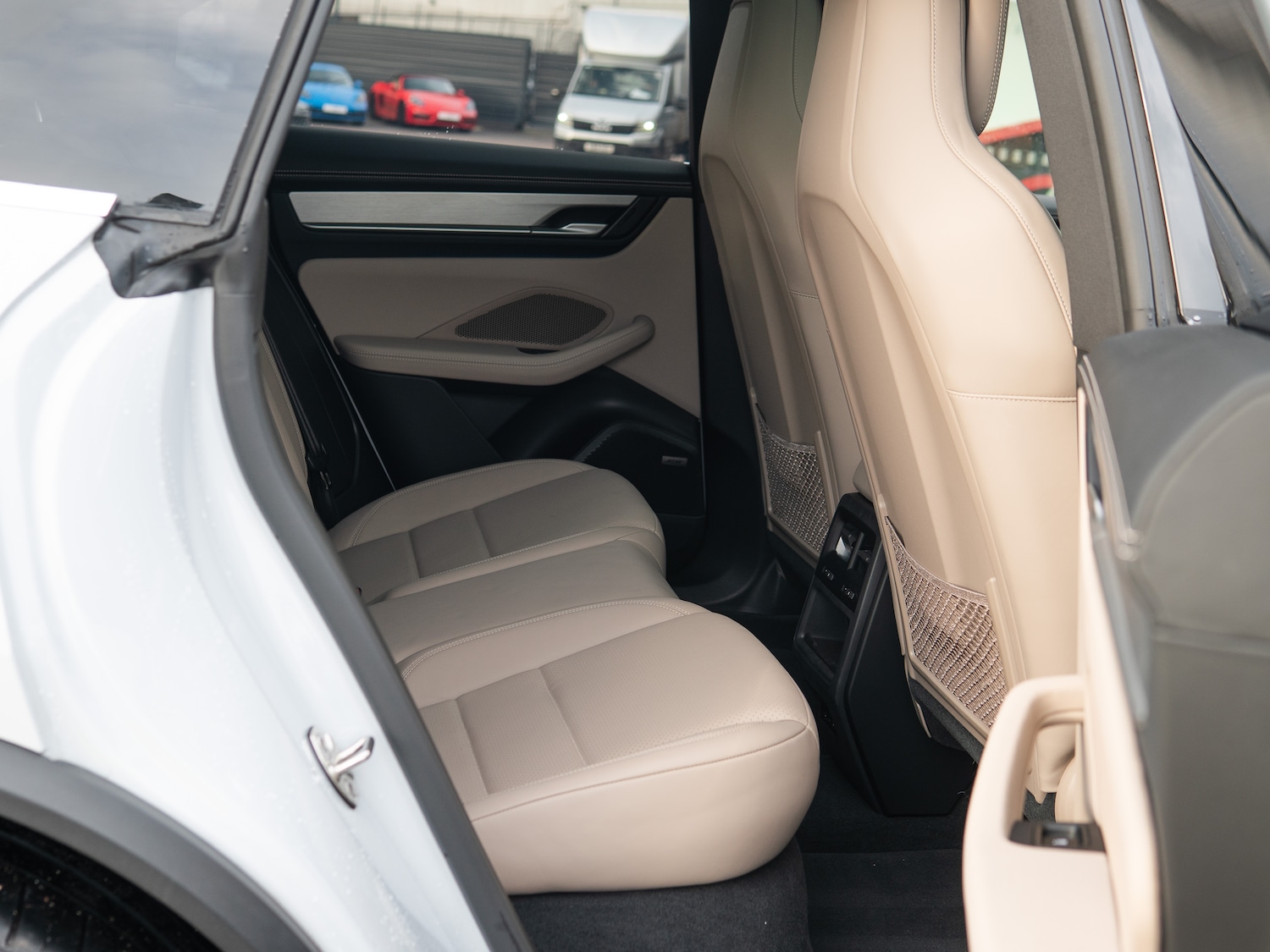 Used Porsche Macan 2024 for sale - 76767912: Photo 32