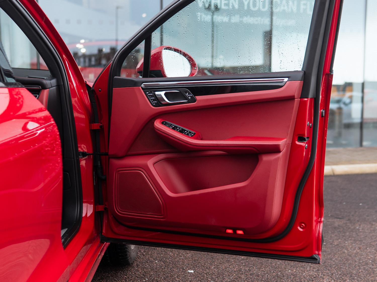 Used Porsche Macan 2024 for sale - 77494113: Photo 10