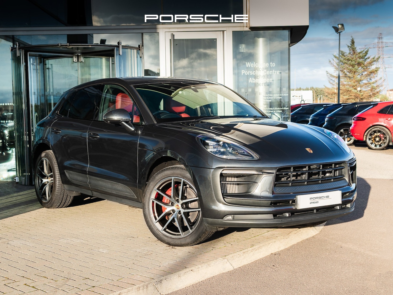 Used Porsche Macan 2023 for sale - 76355988: Photo 1