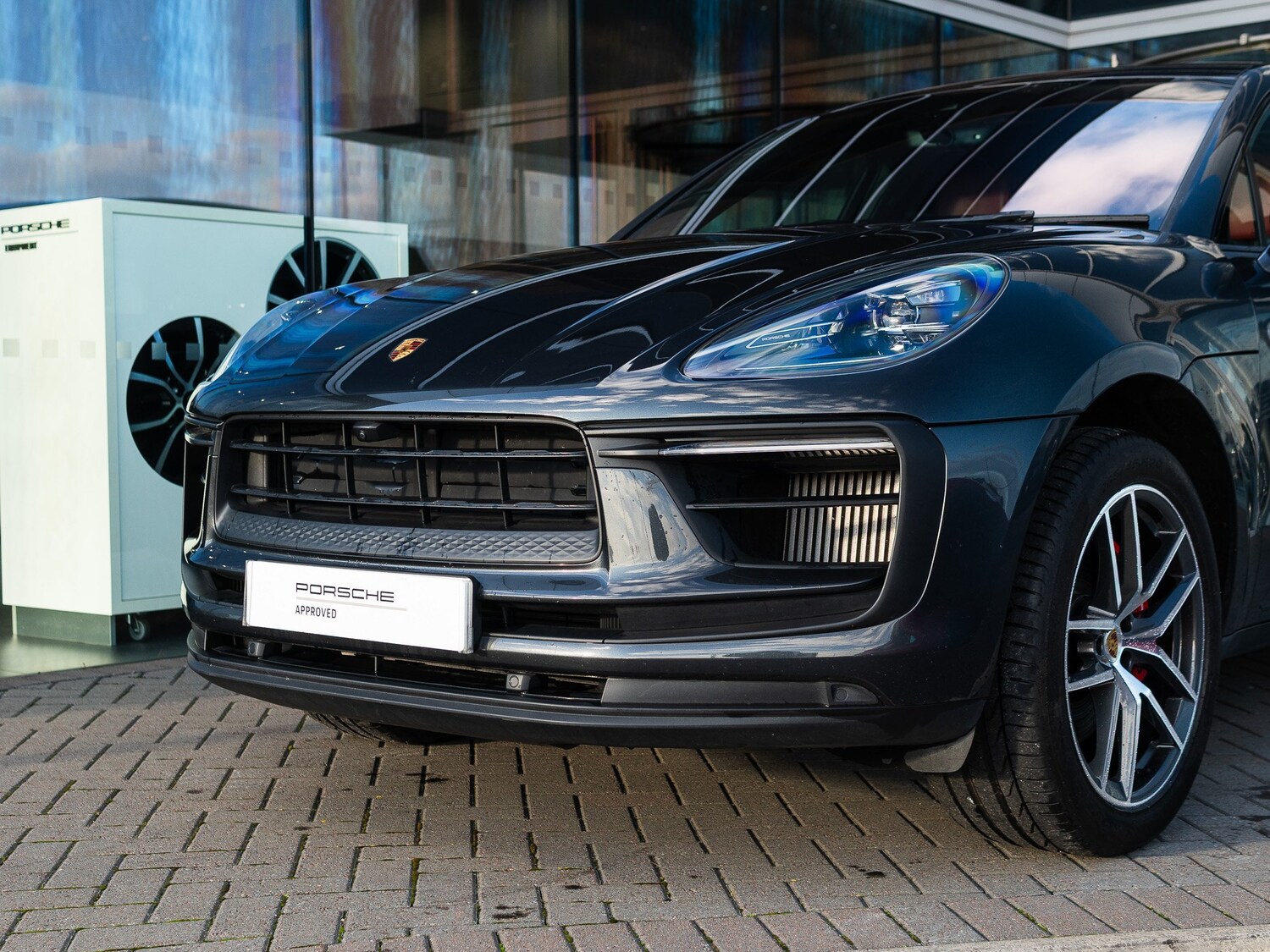 Used Porsche Macan 2023 for sale - 76355988: Photo 25