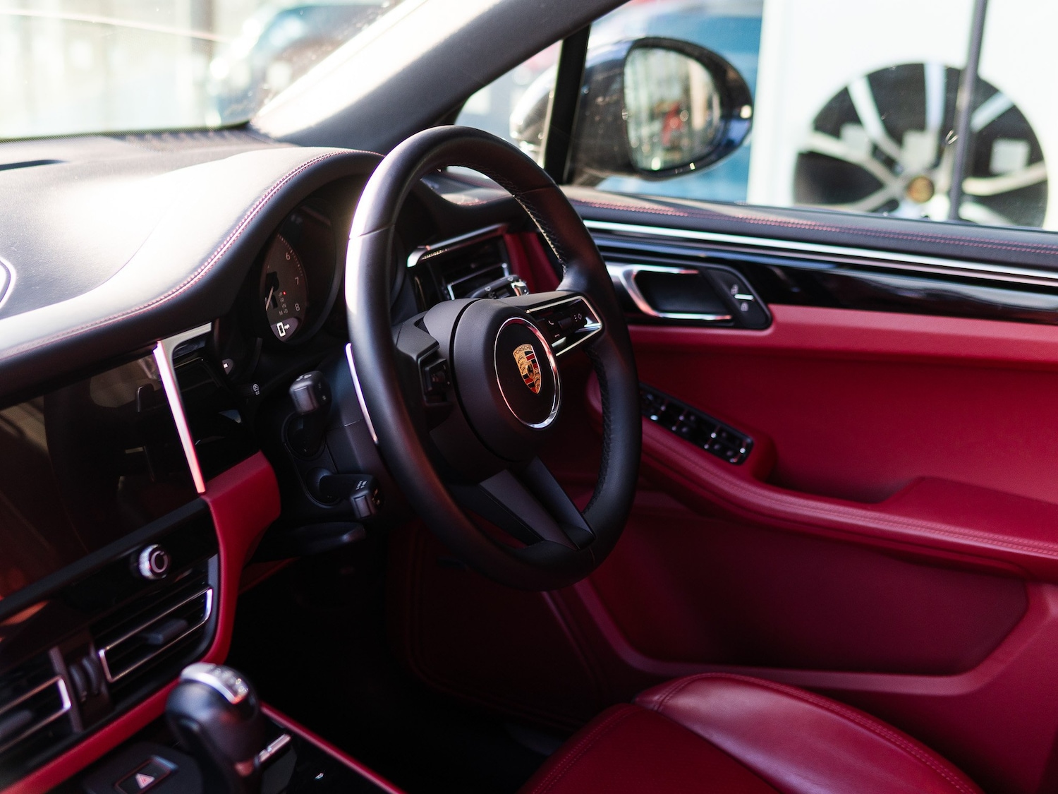Used Porsche Macan 2023 for sale - 76355988: Photo 6