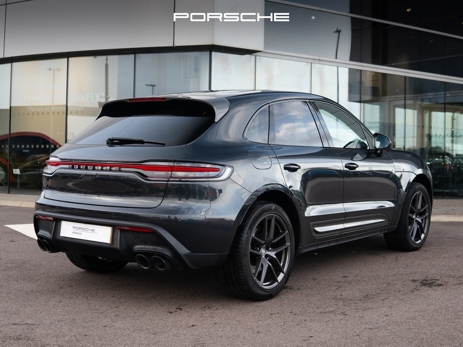 Used Porsche Macan 2022 for sale - 76469144: Photo 2