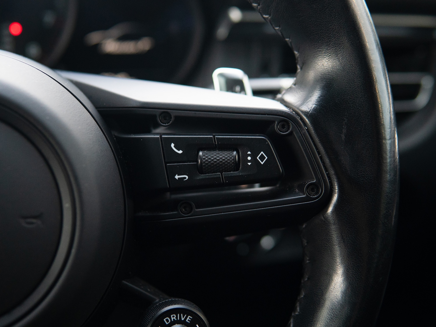 Used Porsche Macan 2022 for sale - 76469144: Photo 22