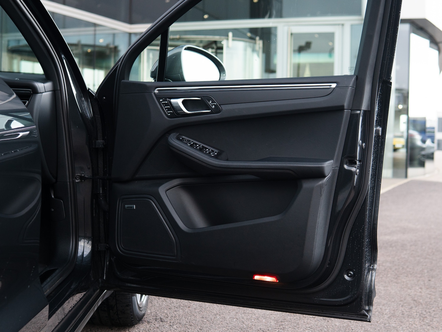 Used Porsche Macan 2022 for sale - 76469144: Photo 32