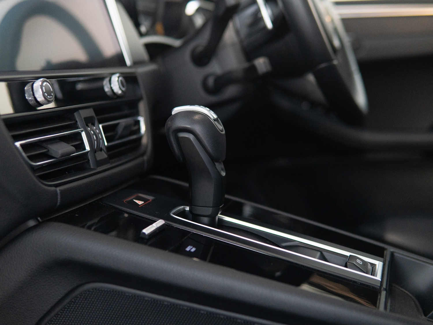 Used Porsche Macan 2023 for sale - 77026603: Photo 12