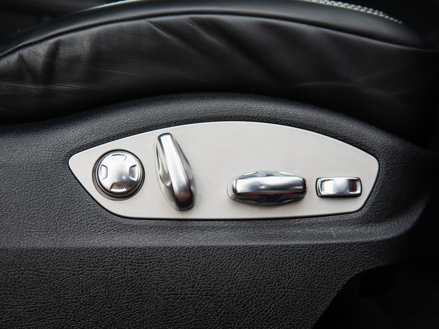 Used Porsche Macan 2023 for sale - 78123907: Photo 14