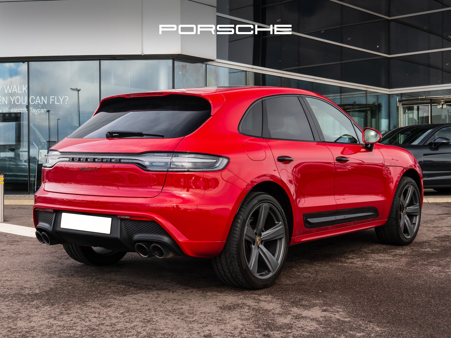 Used Porsche Macan 2023 for sale - 78123907: Photo 2