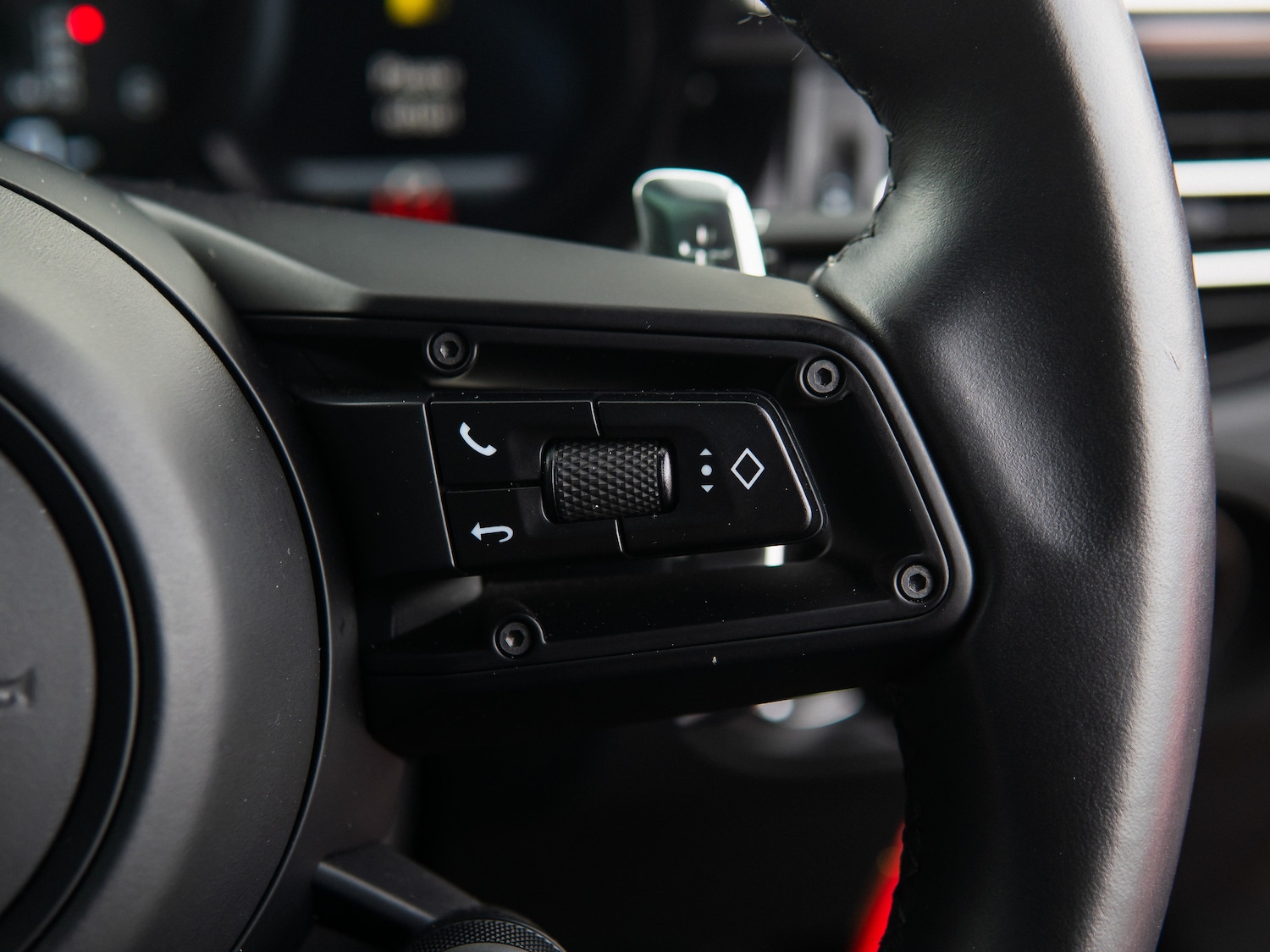 Used Porsche Macan 2023 for sale - 78123907: Photo 23