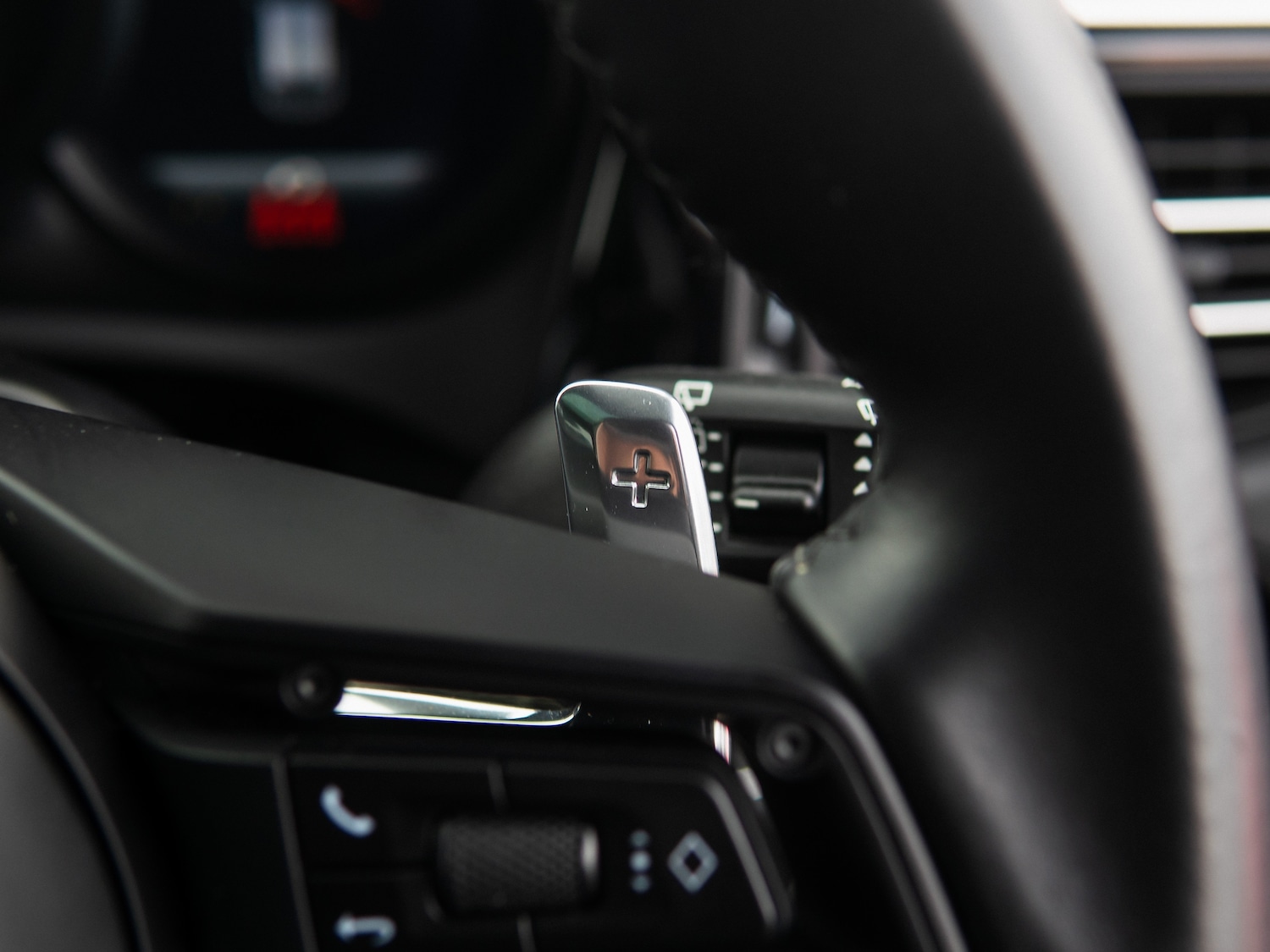 Used Porsche Macan 2023 for sale - 78123907: Photo 24