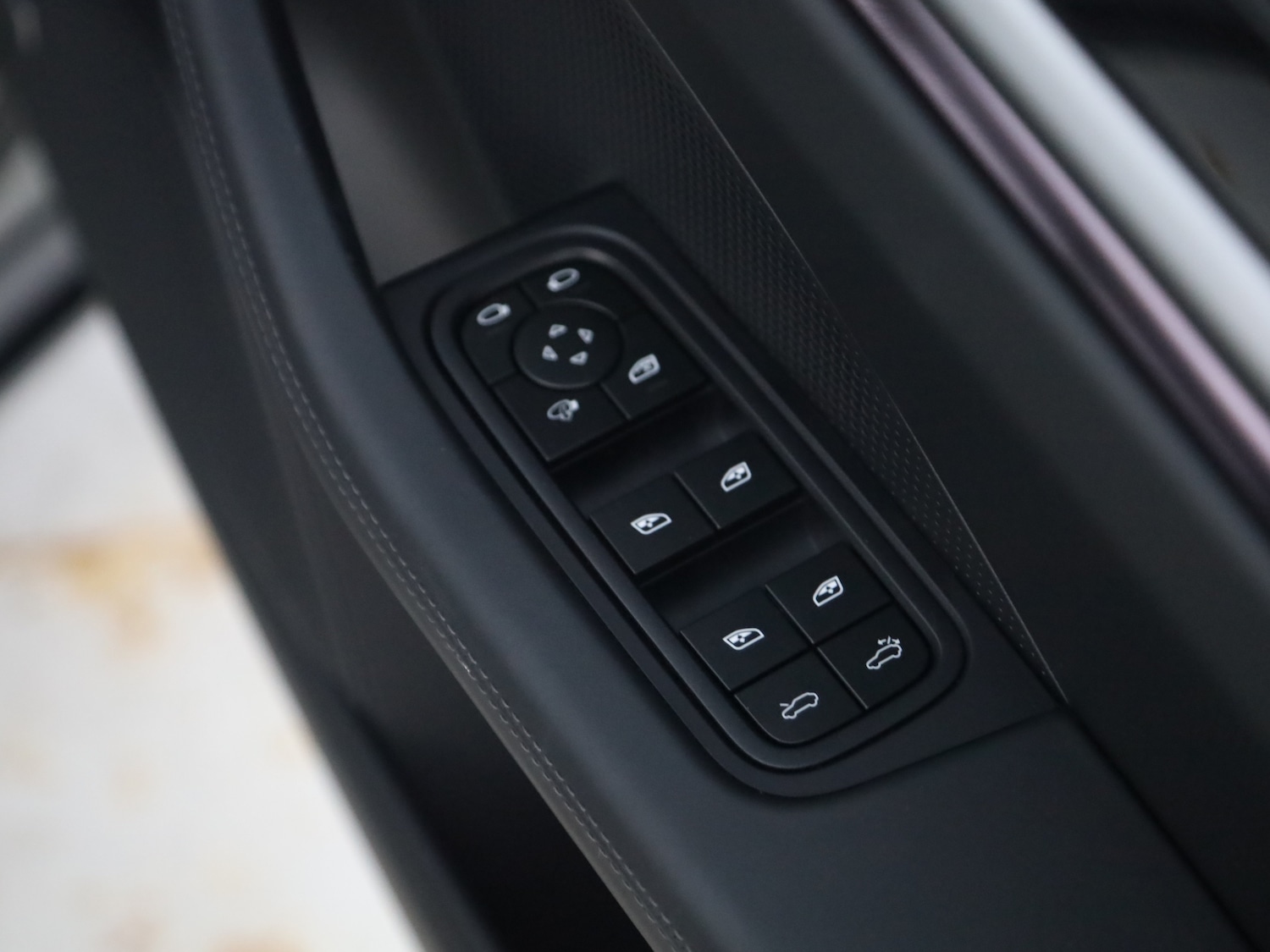 Used Porsche Macan 2025 for sale - 76653789: Photo 29