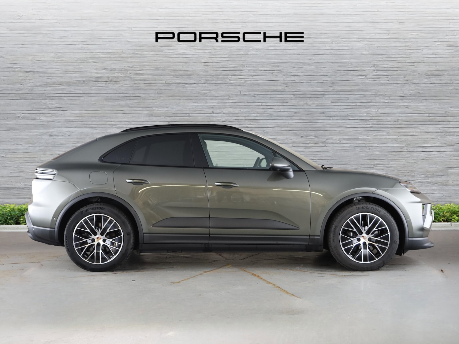 Used Porsche Macan 2025 for sale - 76653789: Photo 7