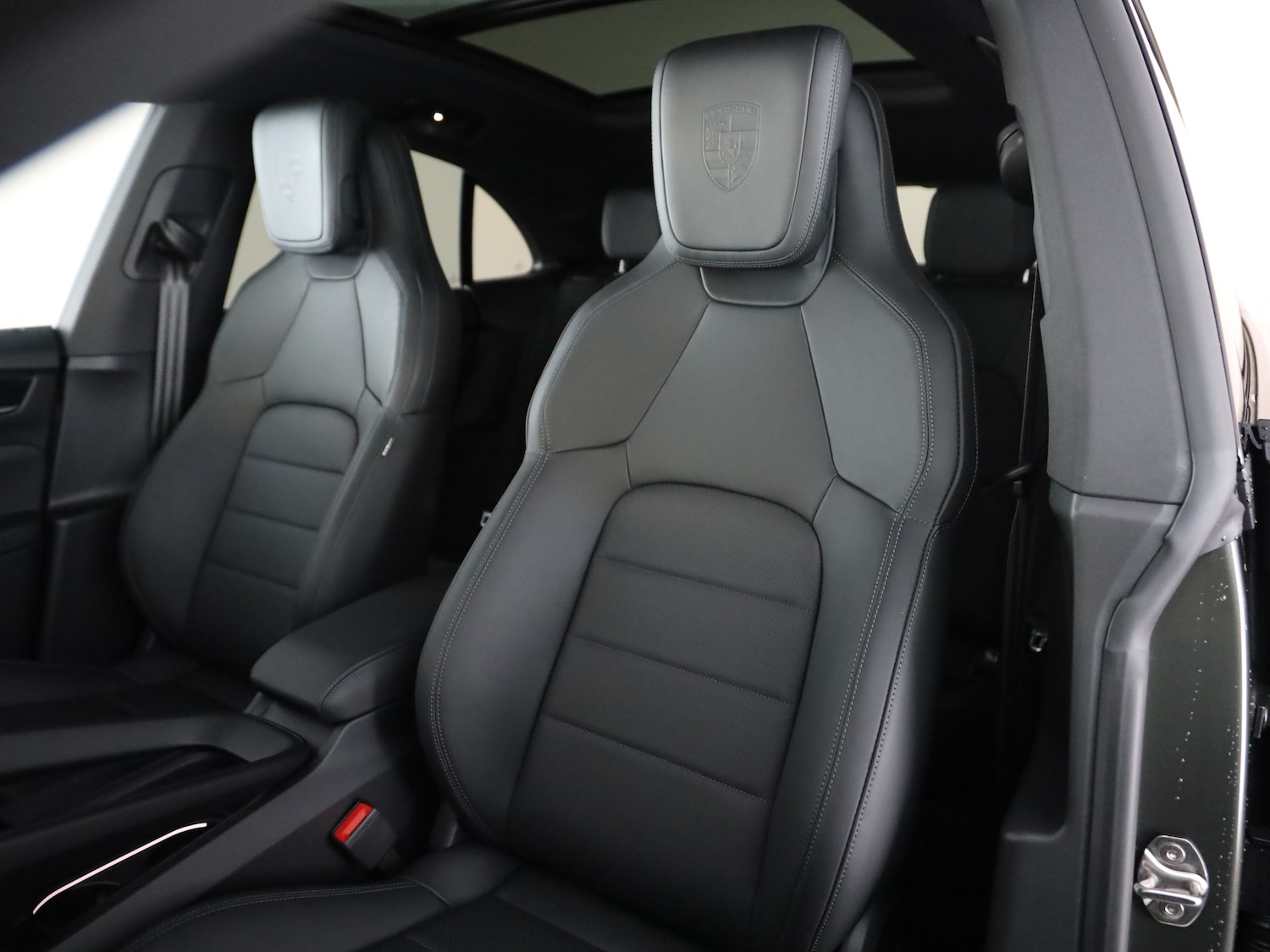 Used Porsche Macan 2025 for sale - 76653789: Photo 9