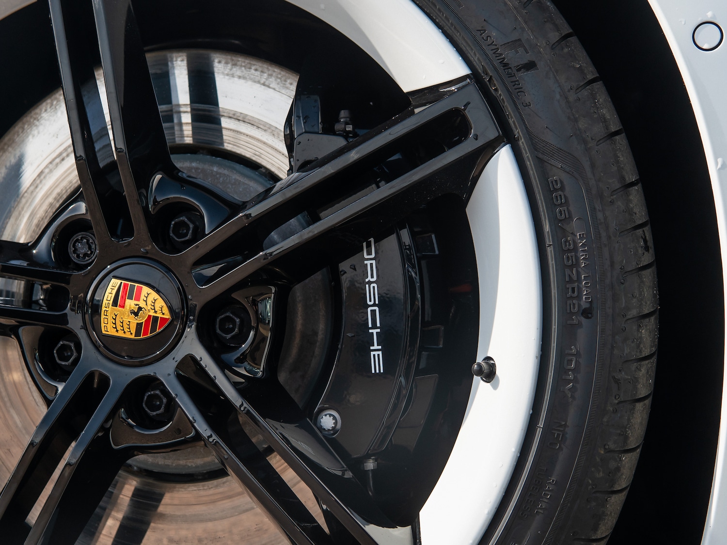 Used Porsche Taycan 2023 for sale - 77966630: Photo 30