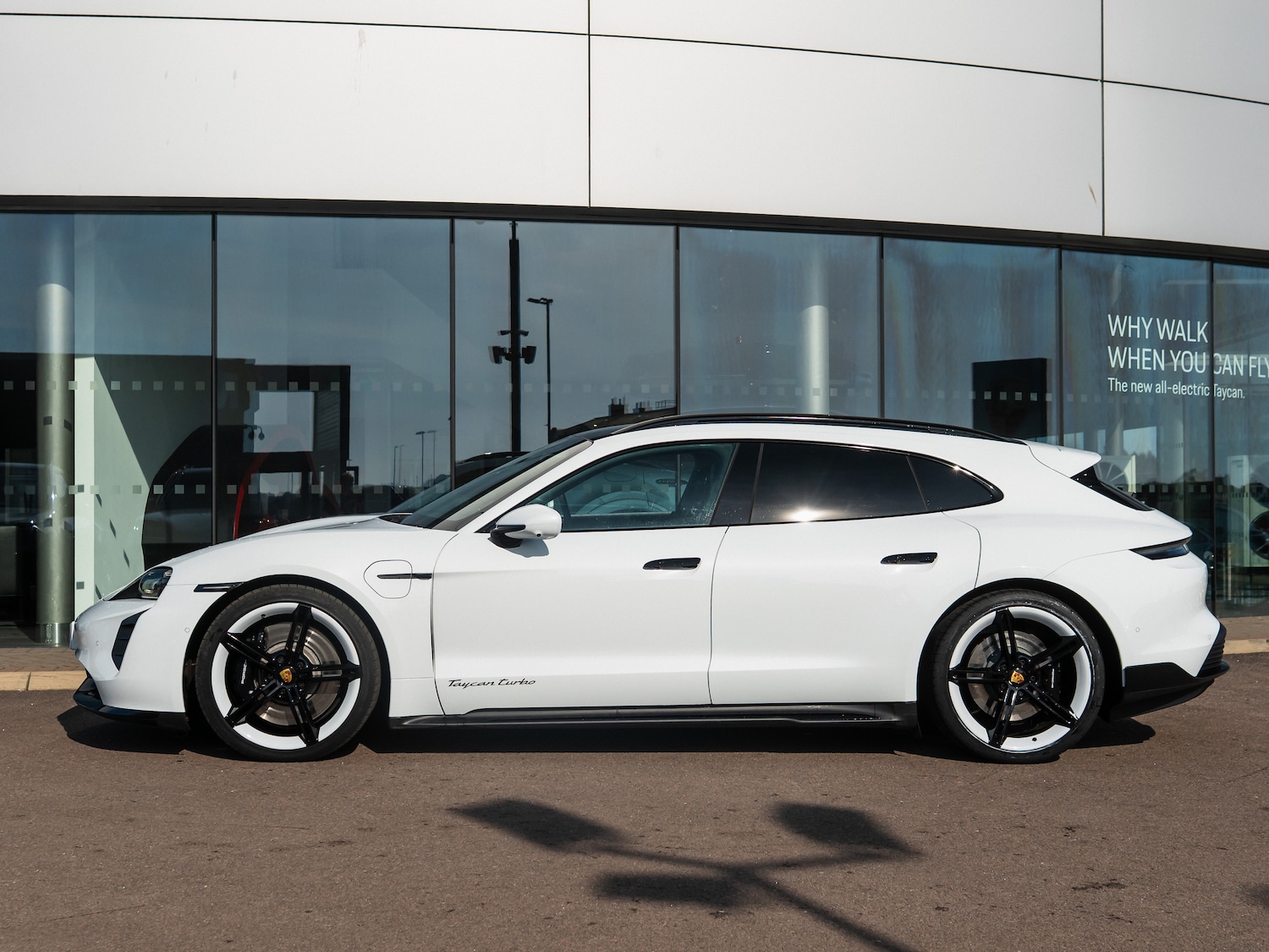 Used Porsche Taycan 2023 for sale - 77966630: Photo 4