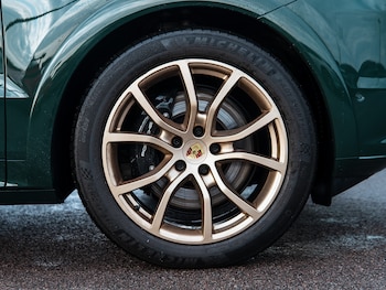 Used Porsche Cayenne 2024 for sale - 76546009: Photo