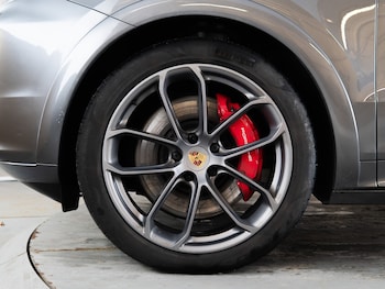 Used Porsche Cayenne 2024 for sale - 77026606: Photo