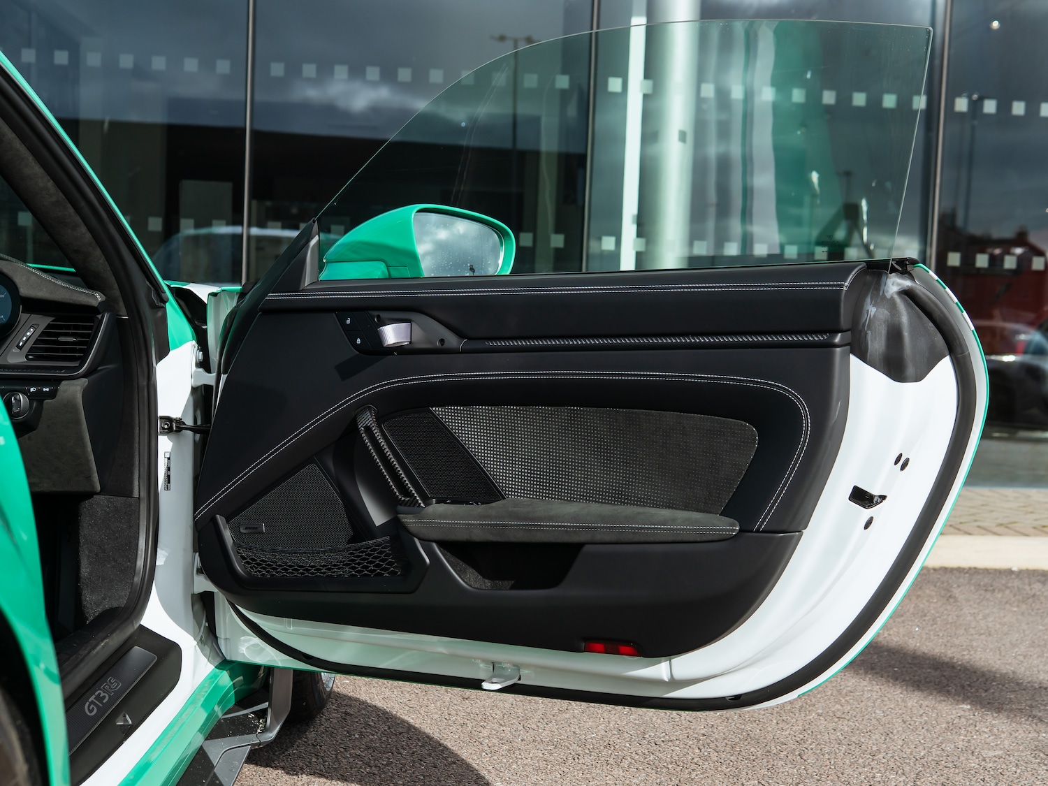 Used Porsche 911 2025 for sale - 77779578: Photo 9