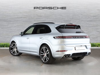 Used Porsche Cayenne 2025 for sale - 75488409: Photo