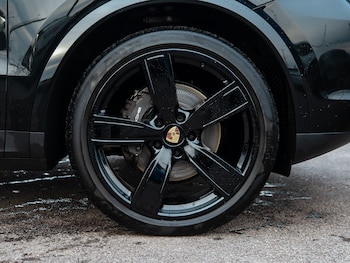 Used Porsche Cayenne 2023 for sale - 76557843: Photo