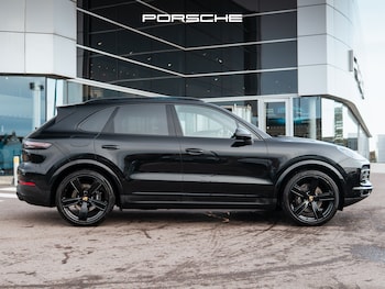 Used Porsche Cayenne 2023 for sale - 76557843: Photo