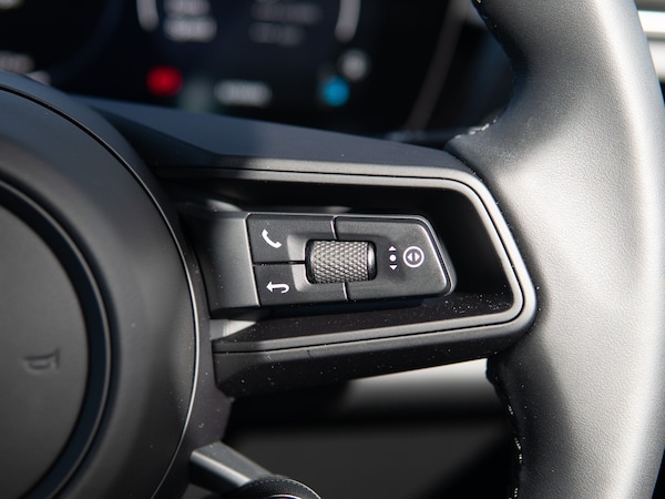 Used Porsche Macan 2025 for sale - 75488406: Photo 15
