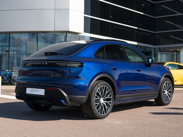 Used Porsche Macan 2025 for sale - 75488406: Photo 2