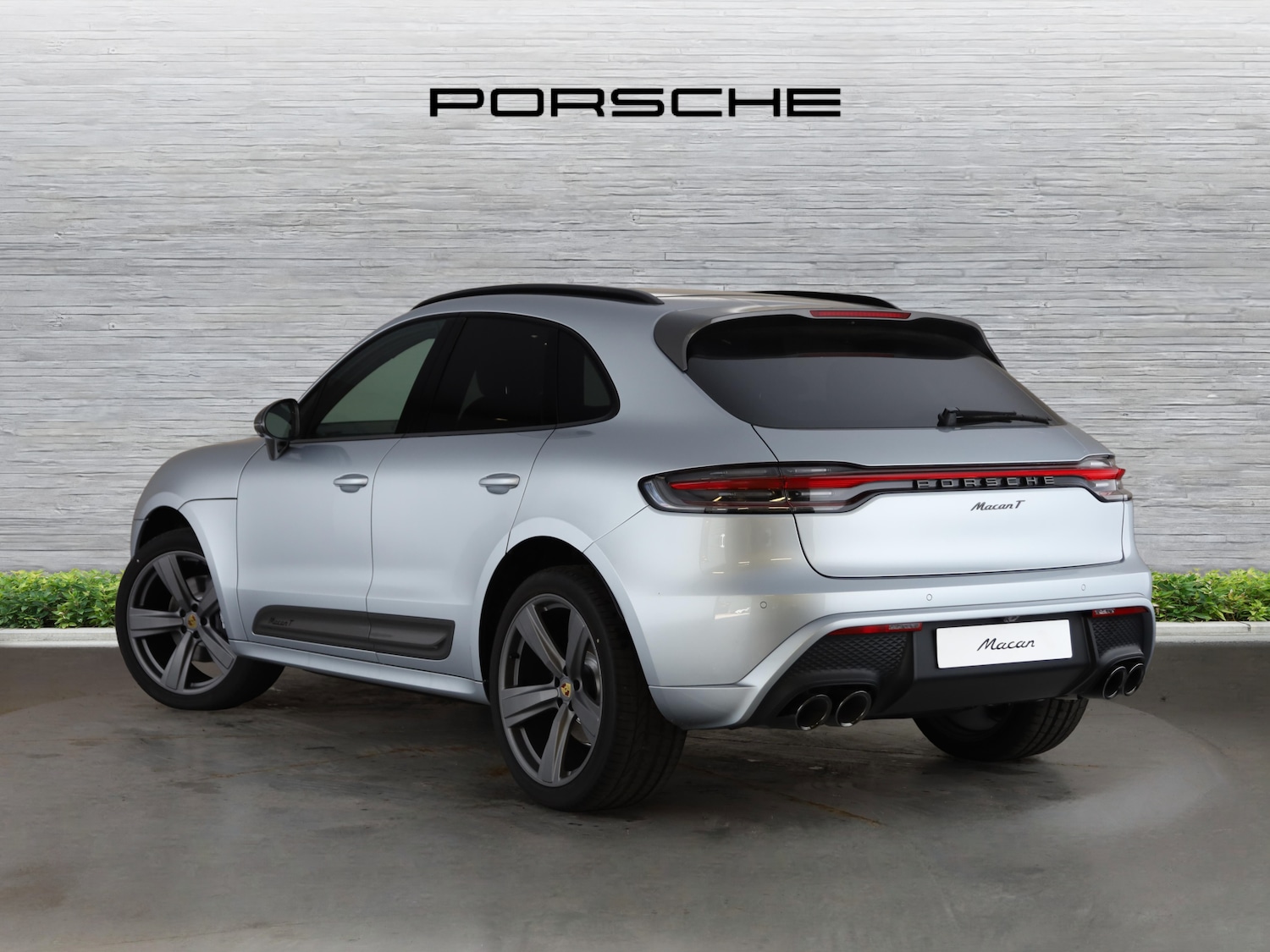 Used Porsche Macan 2025 for sale - 77654399: Photo 2