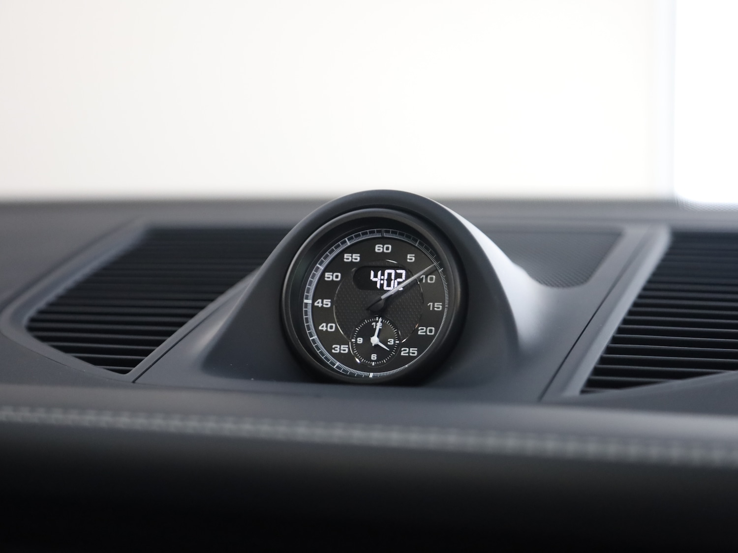 Used Porsche Macan 2025 for sale - 77654399: Photo 31