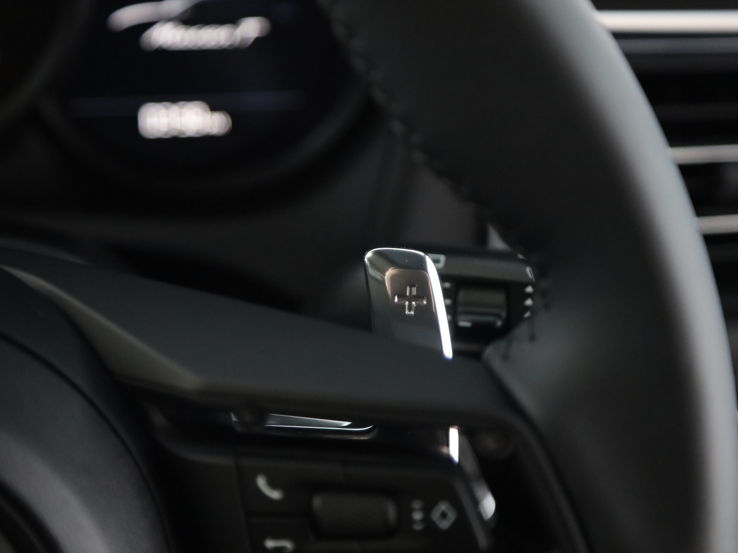 Used Porsche Macan 2025 for sale - 77654399: Photo 34