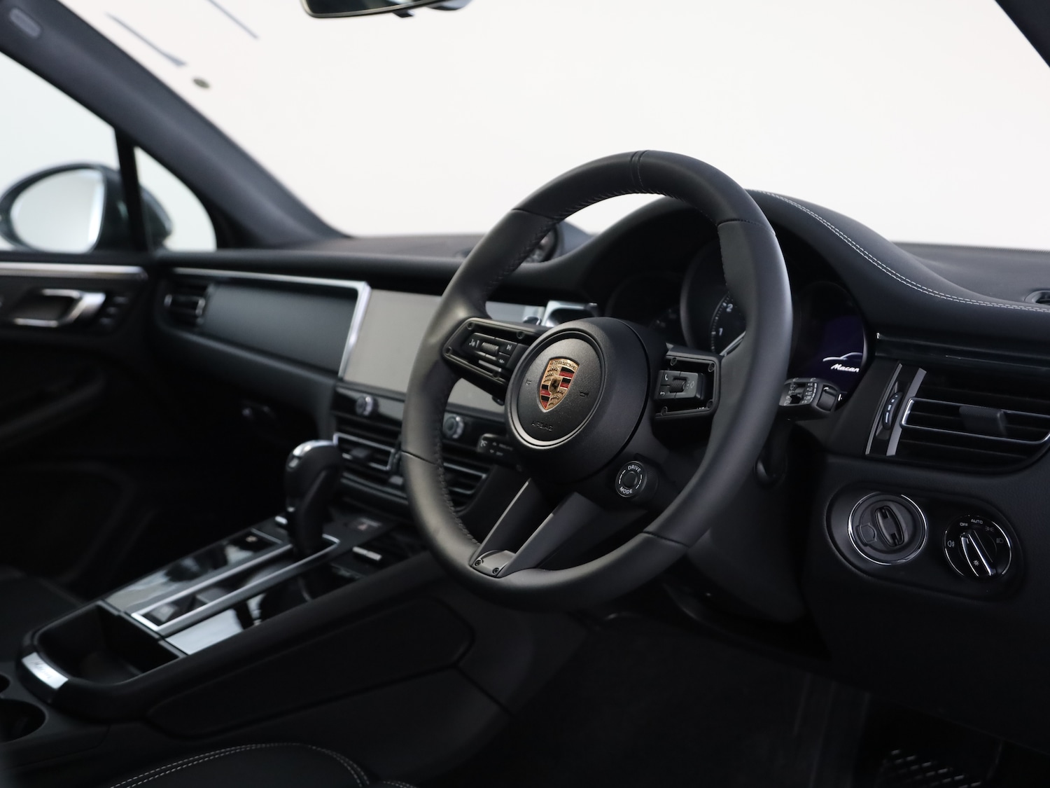 Used Porsche Macan 2025 for sale - 77654399: Photo 8